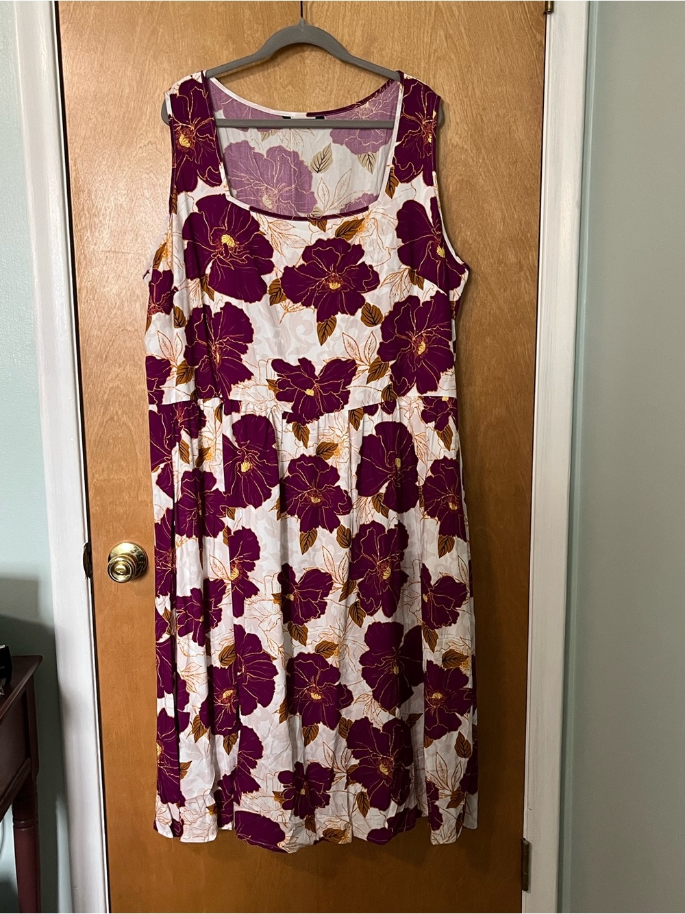 Bloomchic Sleeveless White Dress with Purple Floral & Gold Leaf Print in Size 26